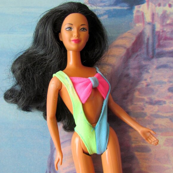 TAN BARBIE, LOVELY BLACK HAIR, CUTOUT SWIMSUIT, JUMPSUIT, BLOUSE 1980 BEACH DOLL - Picture 3 of 9